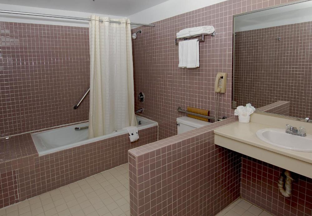 Standard Queen Room with Two Queen Beds interior